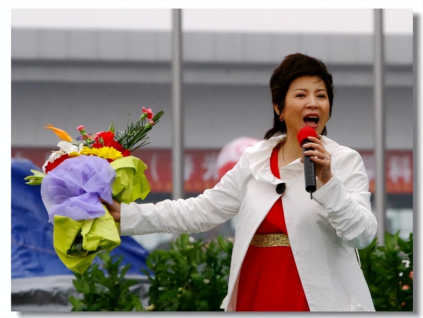 回顾杭天琪我这辈子正确的决定就是43岁高龄为小丈夫生儿子