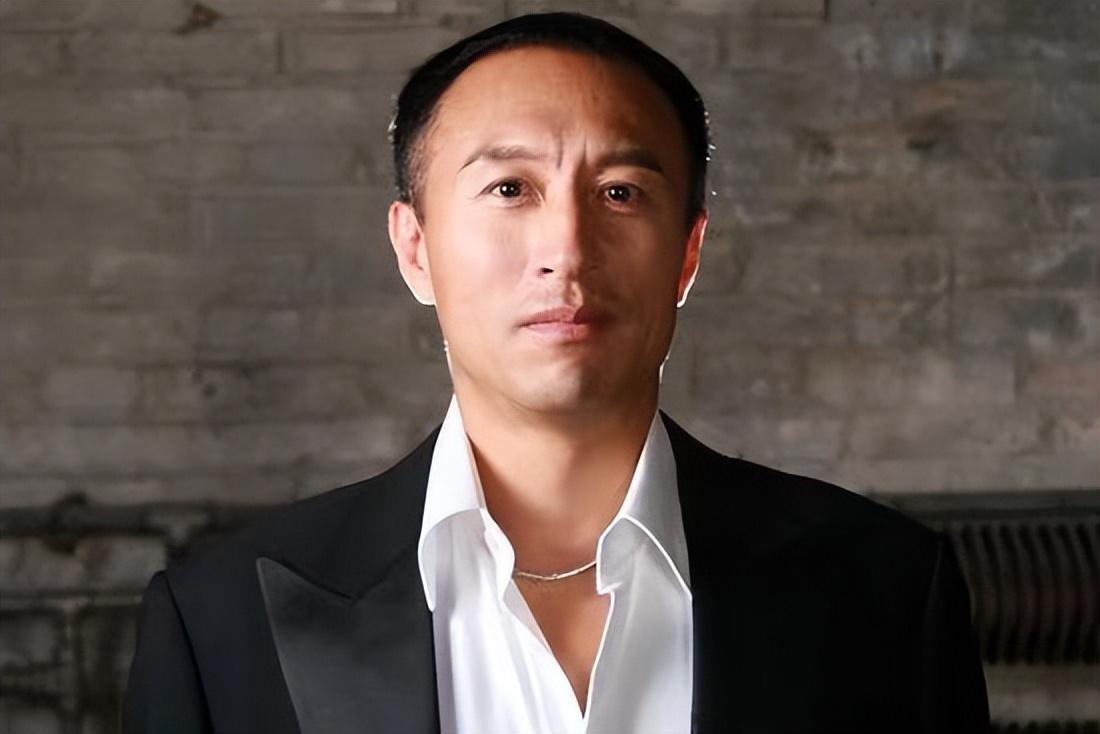 回顾王洛勇是胡歌的恩师独闯美国16年感激19岁嫁给自己的丁宁