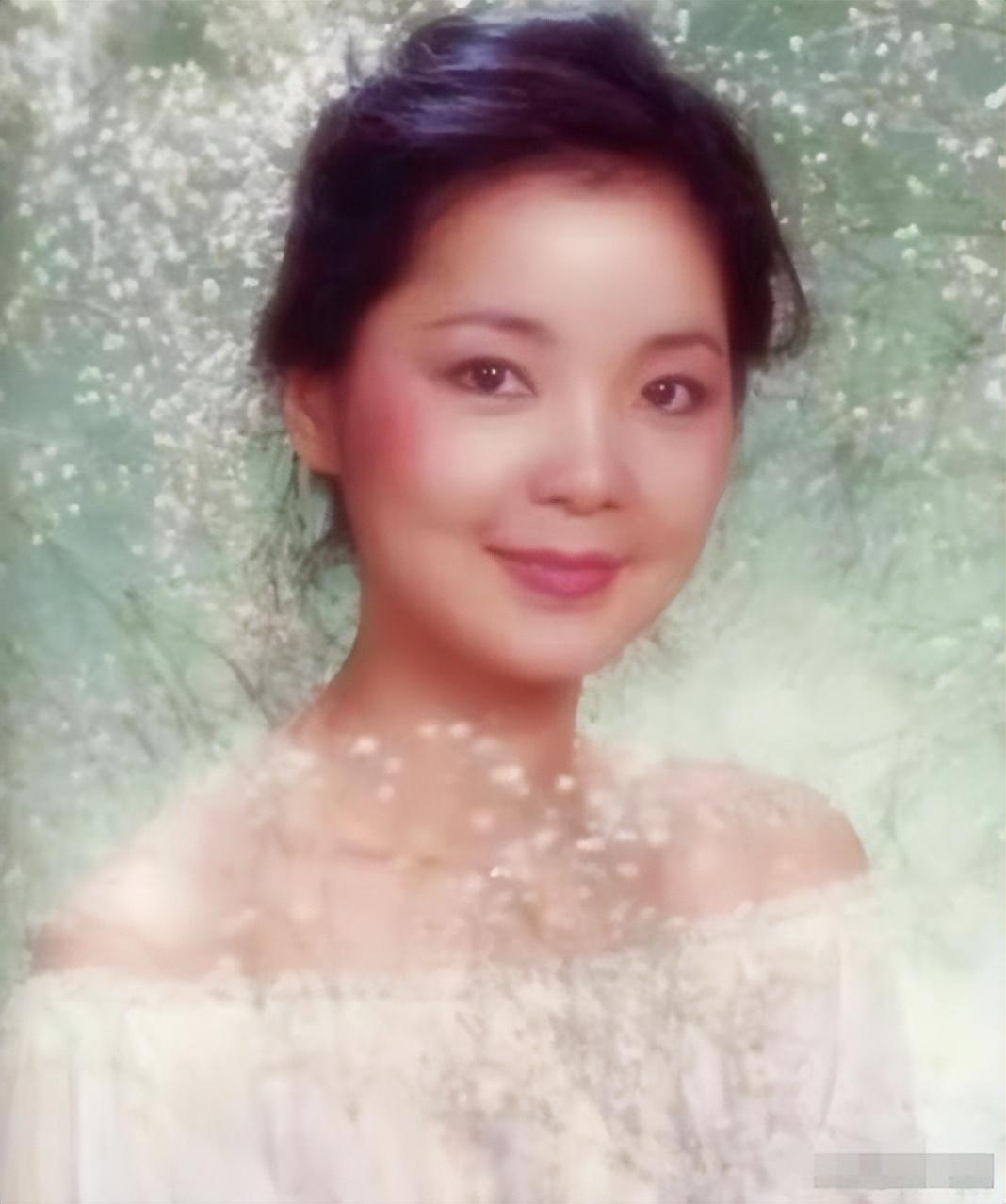 回顾邓丽君的死因是什么保罗为何会拒绝医生对遗体进行解剖