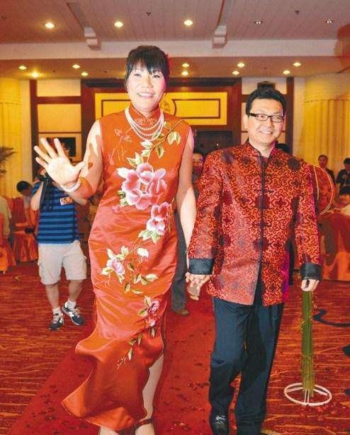 回顾郑海霞43岁嫁男粉丝伤病缠身双腿已变形56岁心中仍有遗憾