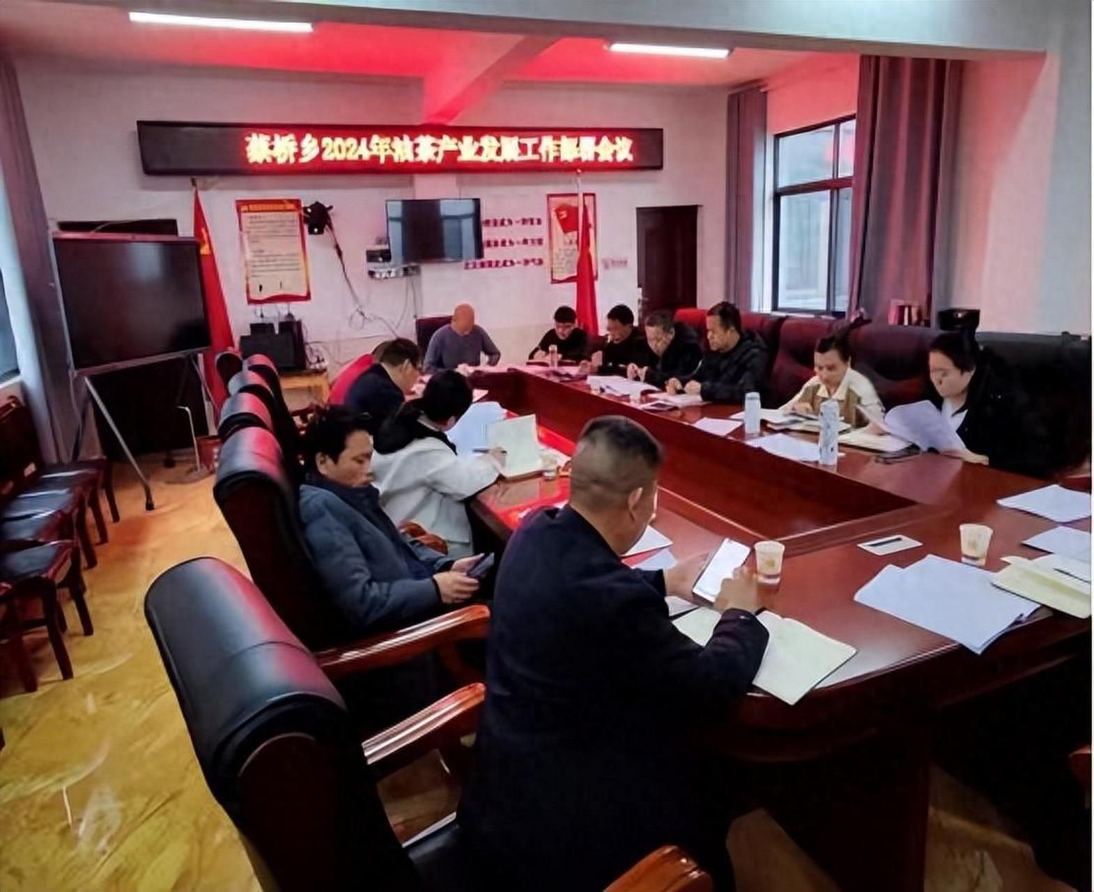 积极响应号召开展油茶生产工作.