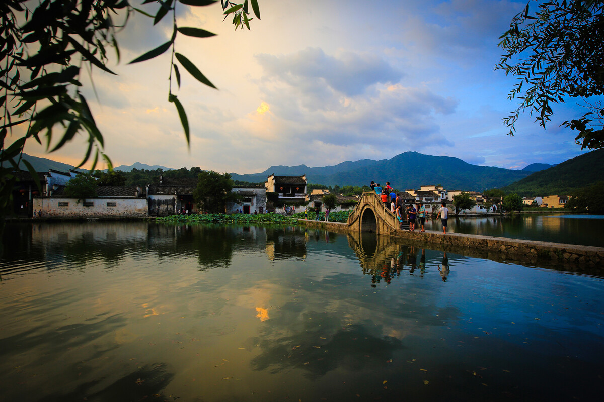 安徽宏村:水墨画中的古韵村落,来这感受江南水乡的魅力