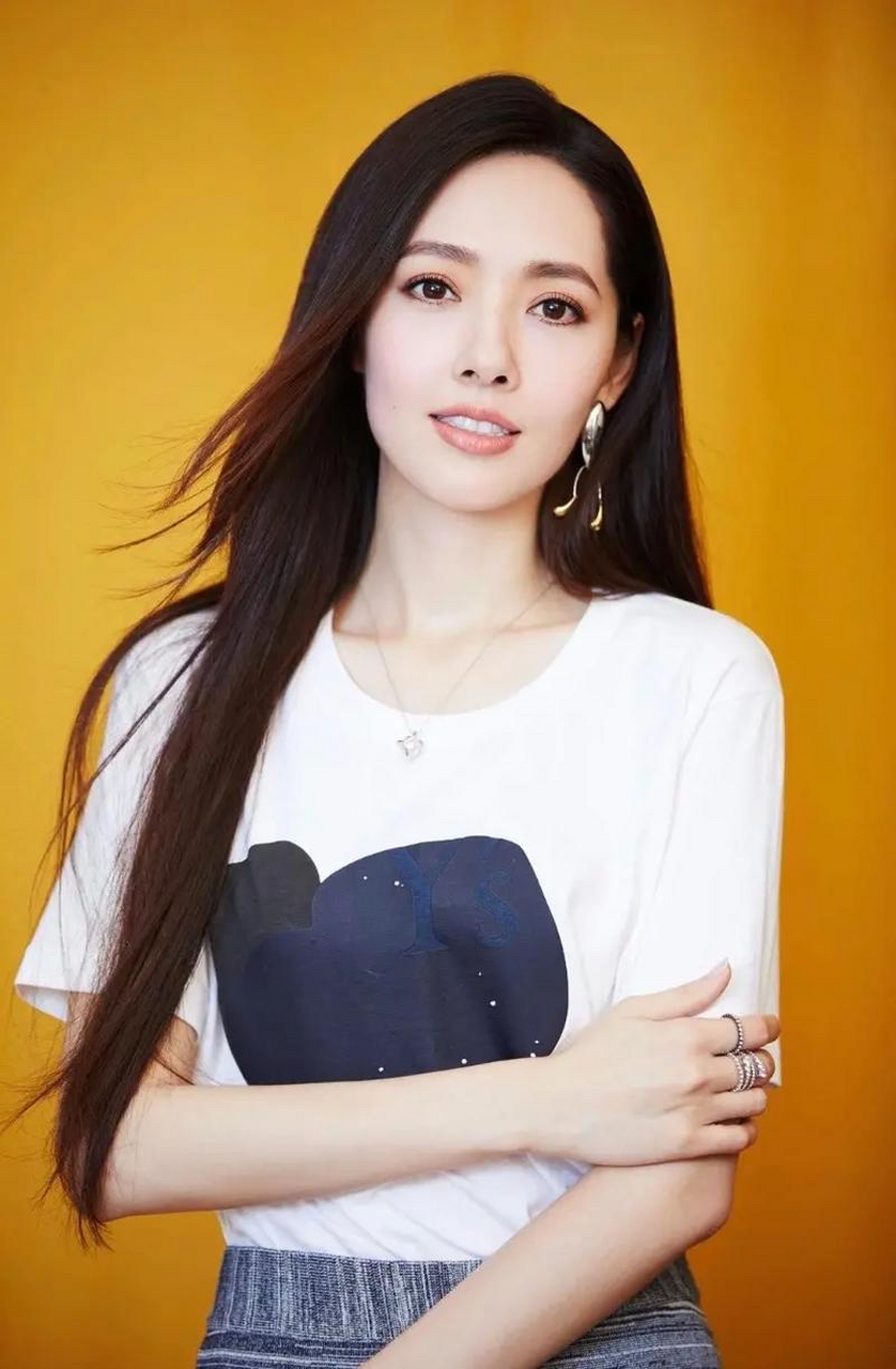 [打call]豪门阔太郭碧婷贵妇范满满参加浪姐录制!黑长直发梦回南湘!