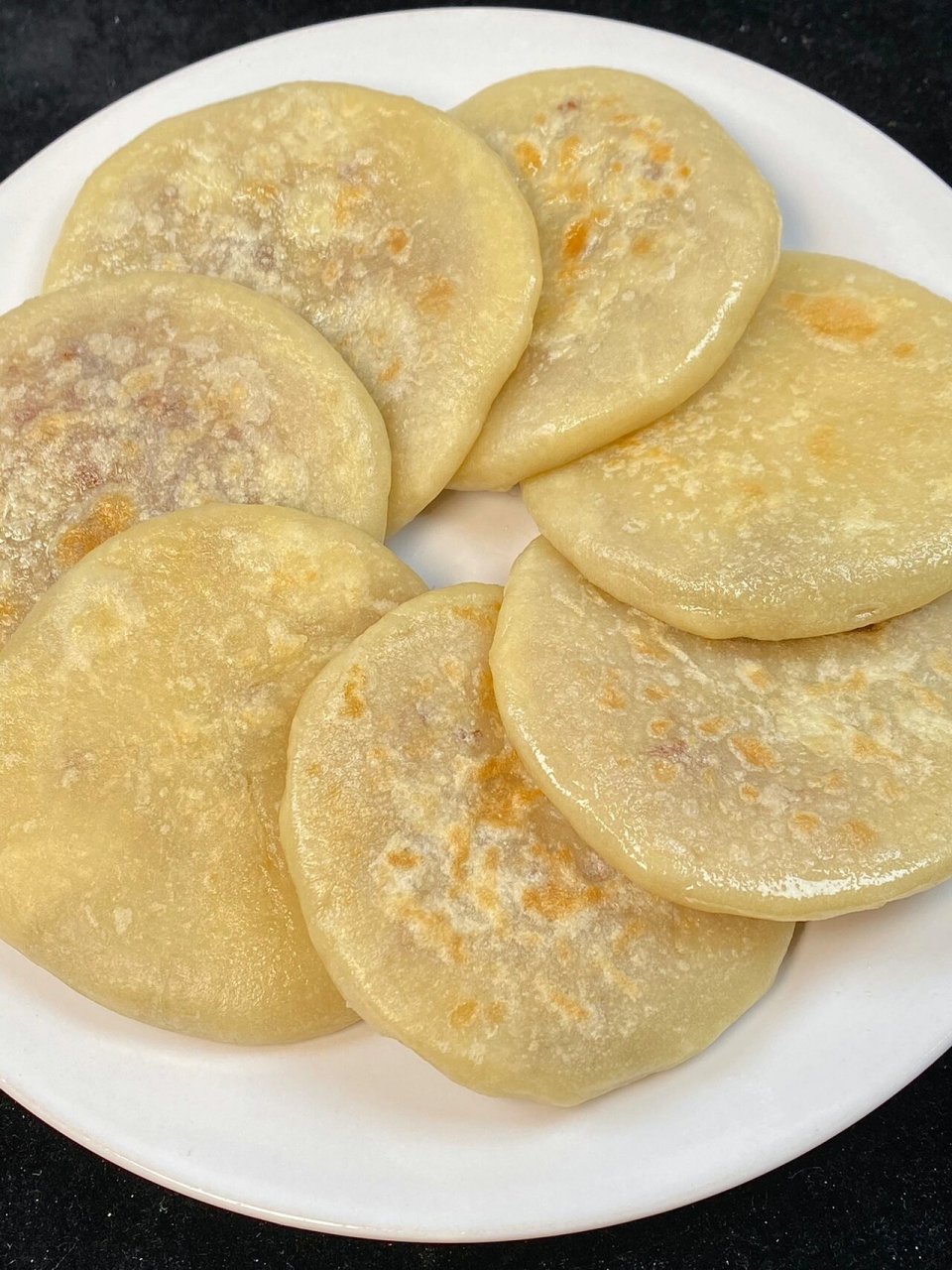 每次吃到这个香甜流心的红糖饼,我都能感受到妈妈的爱和用心.