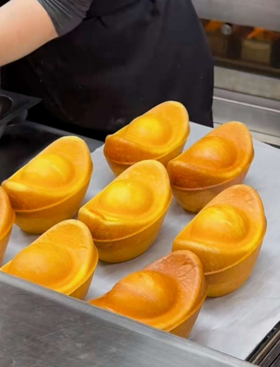 这款金元宝面包,让人感觉品尝后会财运亨通.