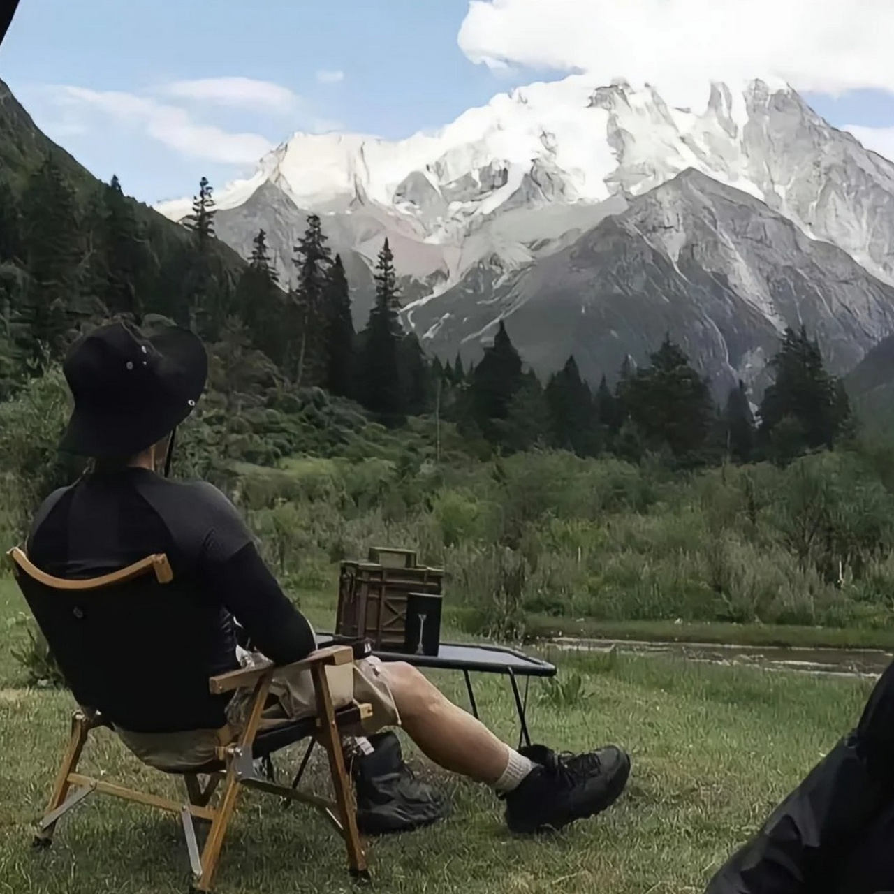 简单成熟低调的微信头像  🔥岁月静好,低调前行.