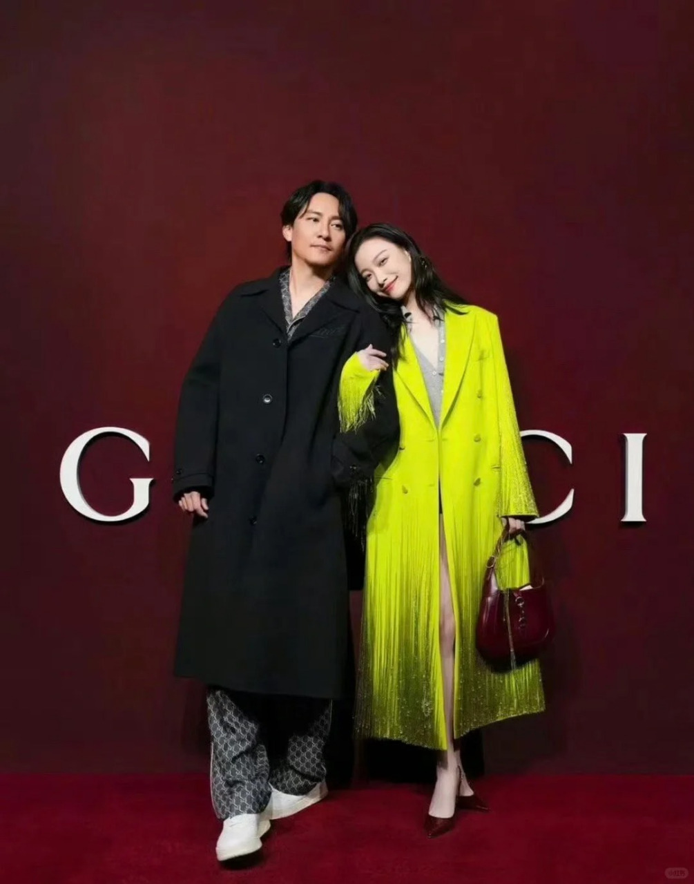 倪妮和张震合影,太养眼了,扑面而来的高级感和时尚感.