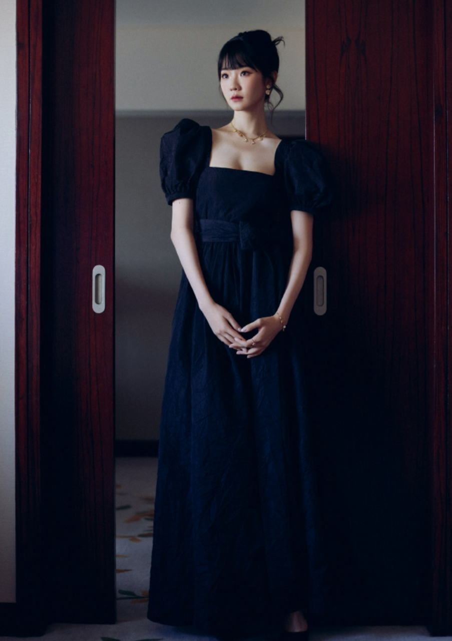 张艺凡# 谁给妹妹化的妆!谁给妹妹挑的衣服!