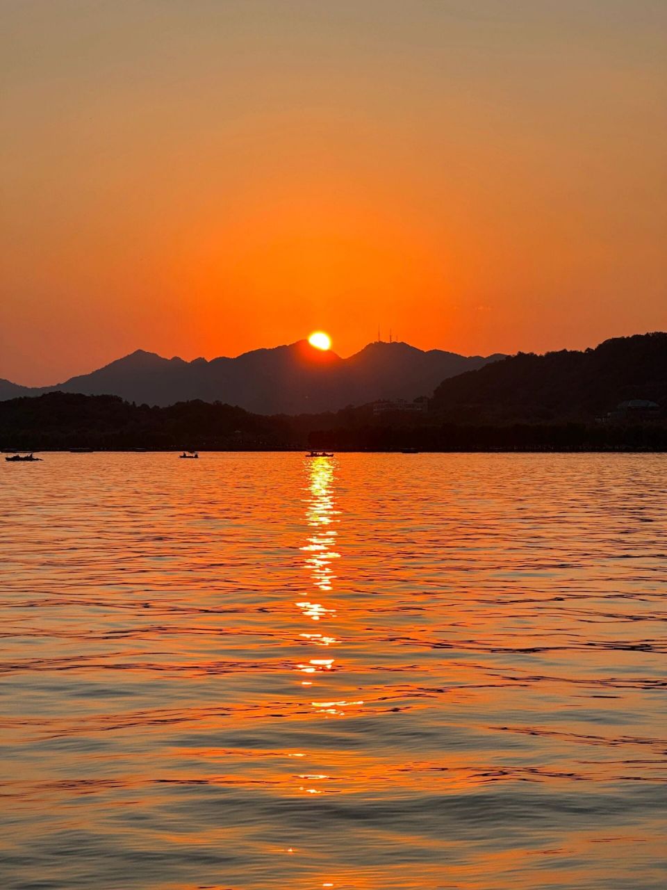 夕阳余晖,染黄天际,那一刻,让心醉