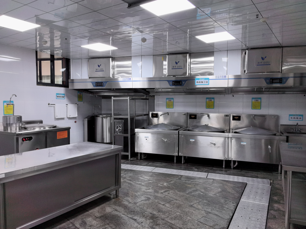 石棉县以督促进,严把食堂安全关