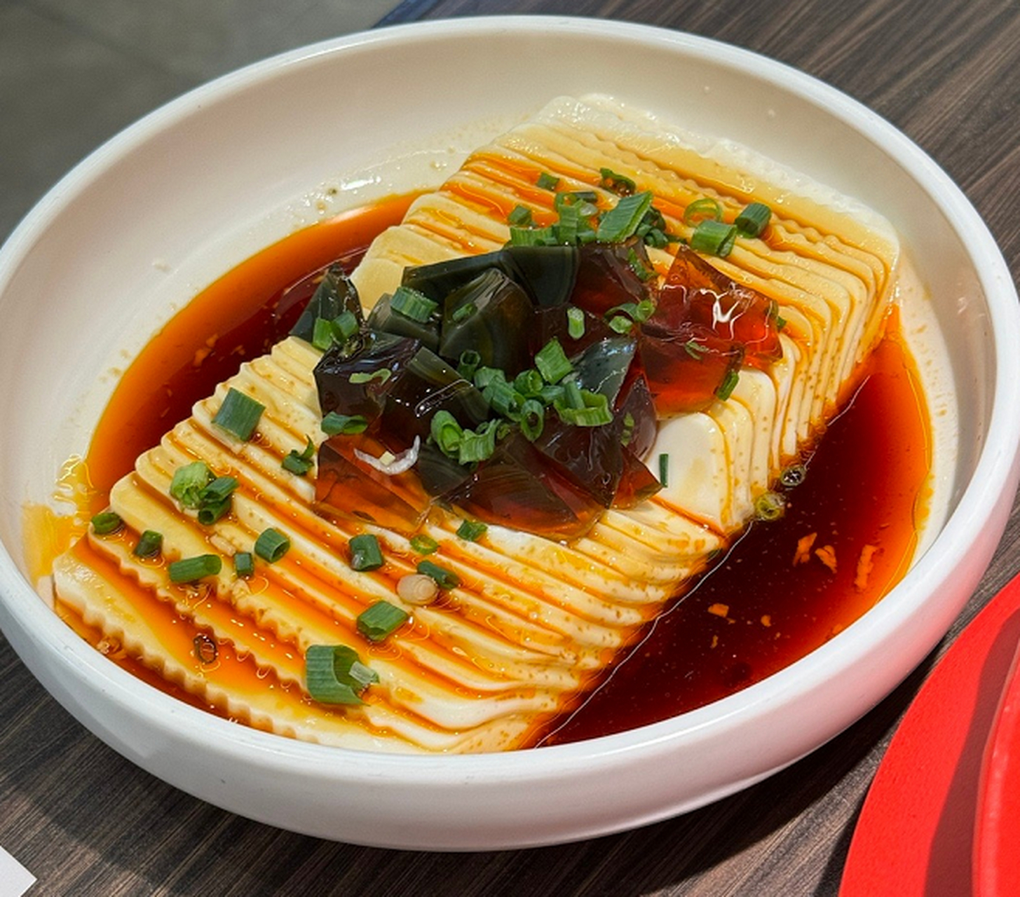 皮蛋豆腐,传统中式凉菜中的瑰宝!内酯豆腐,皮蛋与青红椒的完美融合