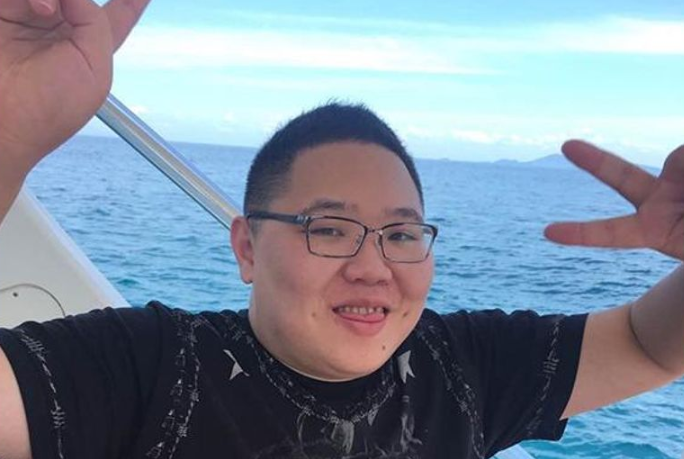 pdd卢本伟日本被偶遇,经纪人回复何时回国:合同到期休息中!