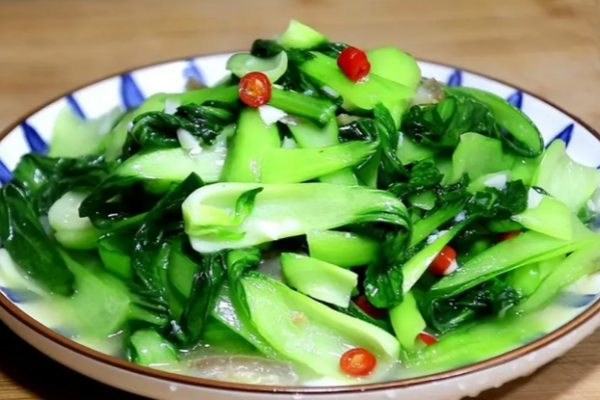 素炒上海青,作为一道家常蔬菜菜肴,不仅简单易学,而且美味可口