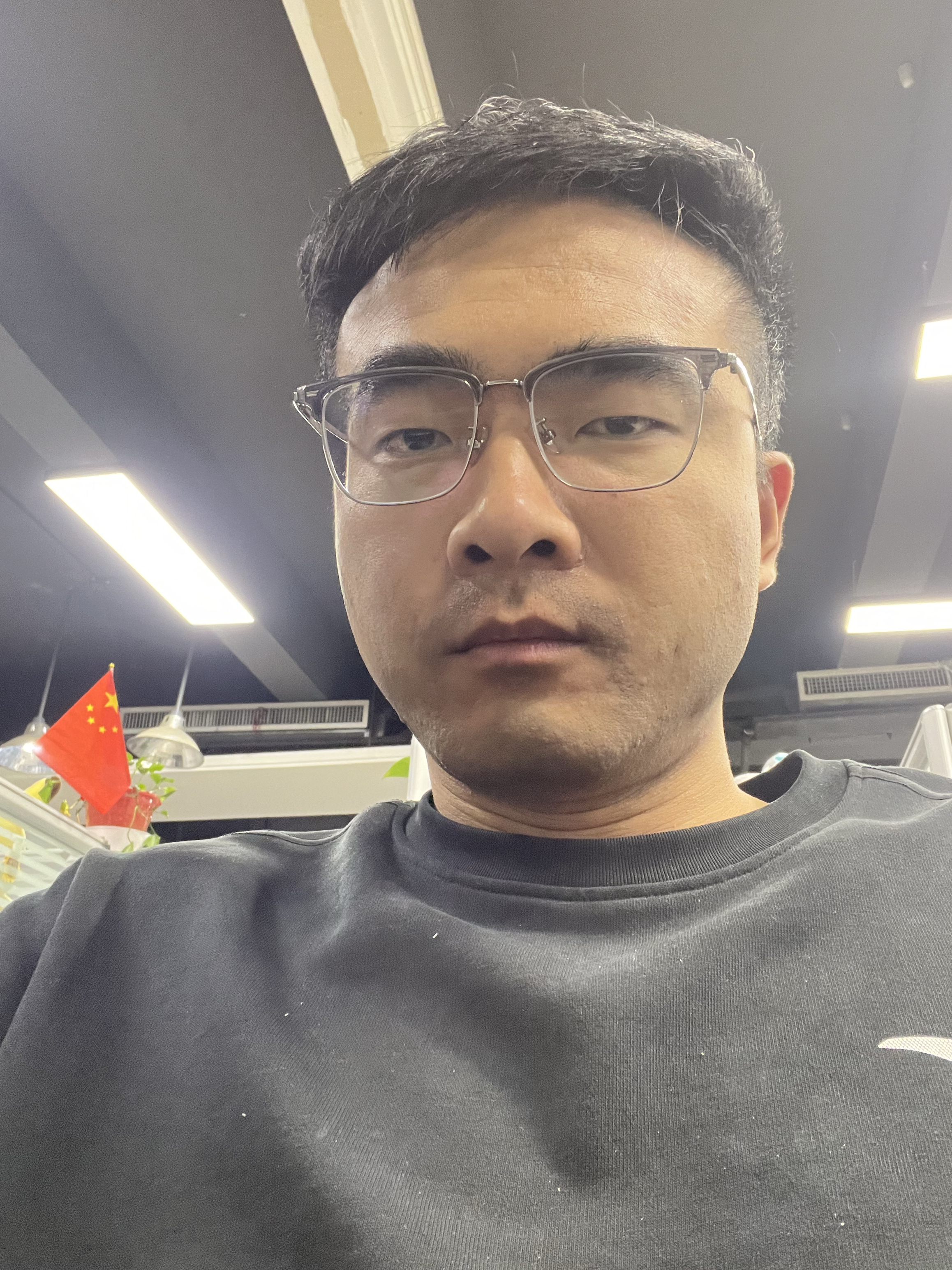 35岁男人该有的样子 1.没有外债 2.月薪过万 3.拿到驾照 4