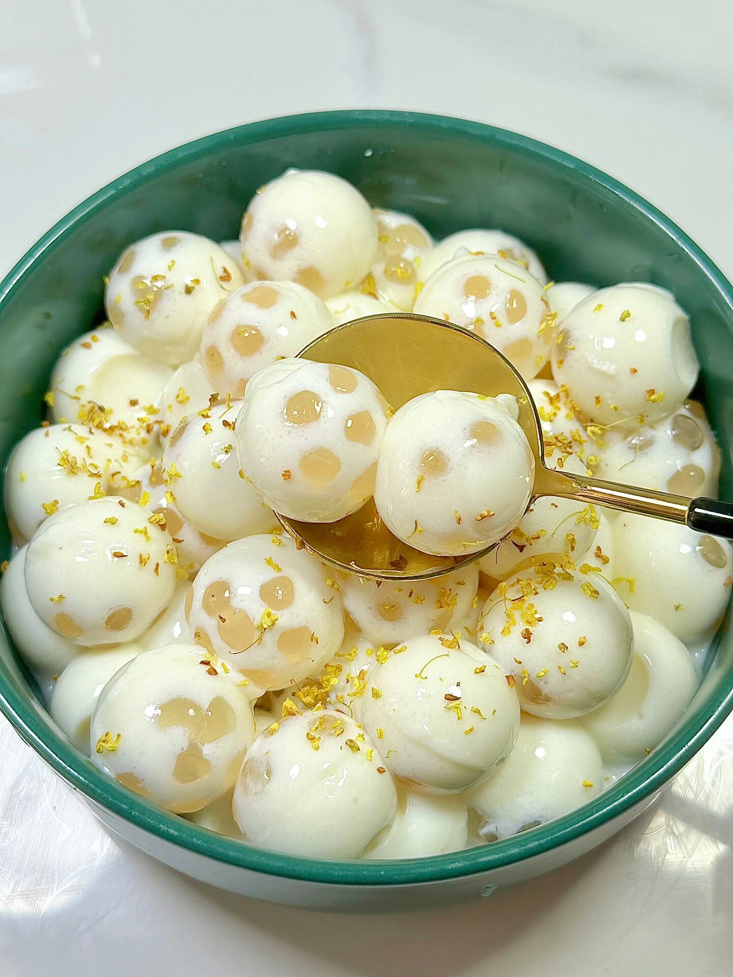 谁懂这个真的巨巨巨好吃啊奶冻西米露怎么可以这么好吃的