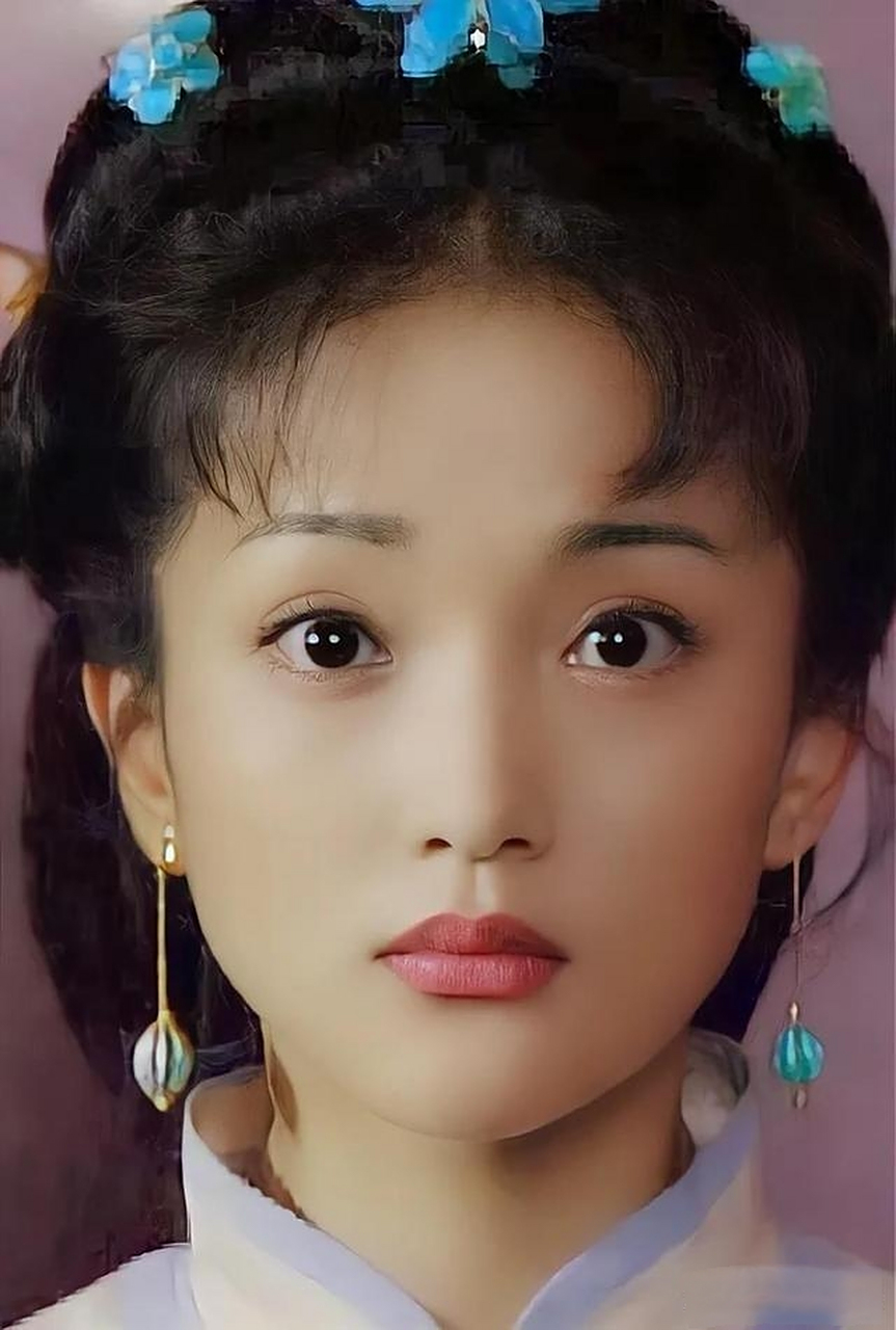 周迅早年的照片很明显的能看出她拥有的不仅是美貌,而是那份旁人没有