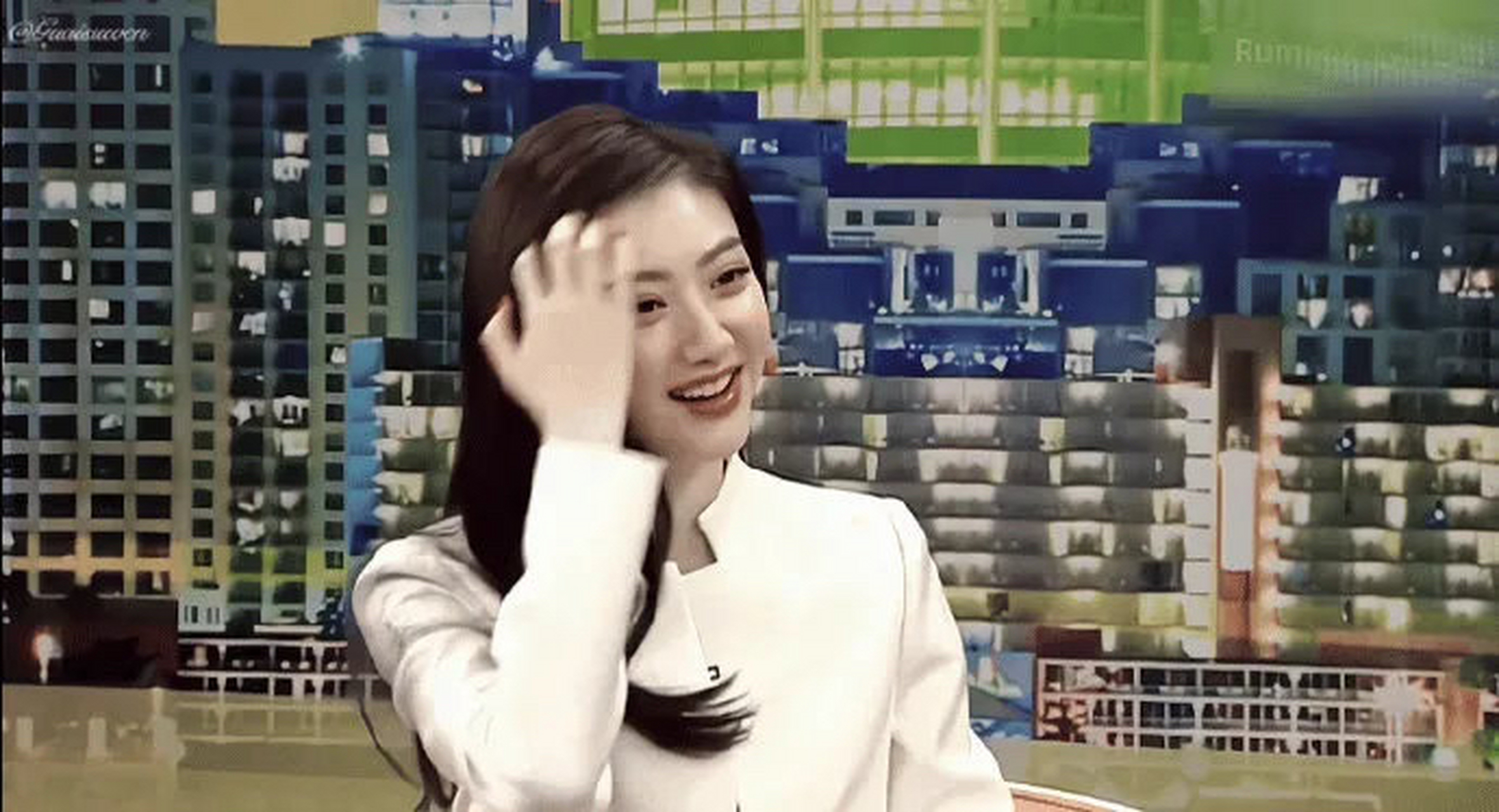 早期采访的景甜 ,她真的,简简单单就美得不行,太繁琐只会遮住她的美.