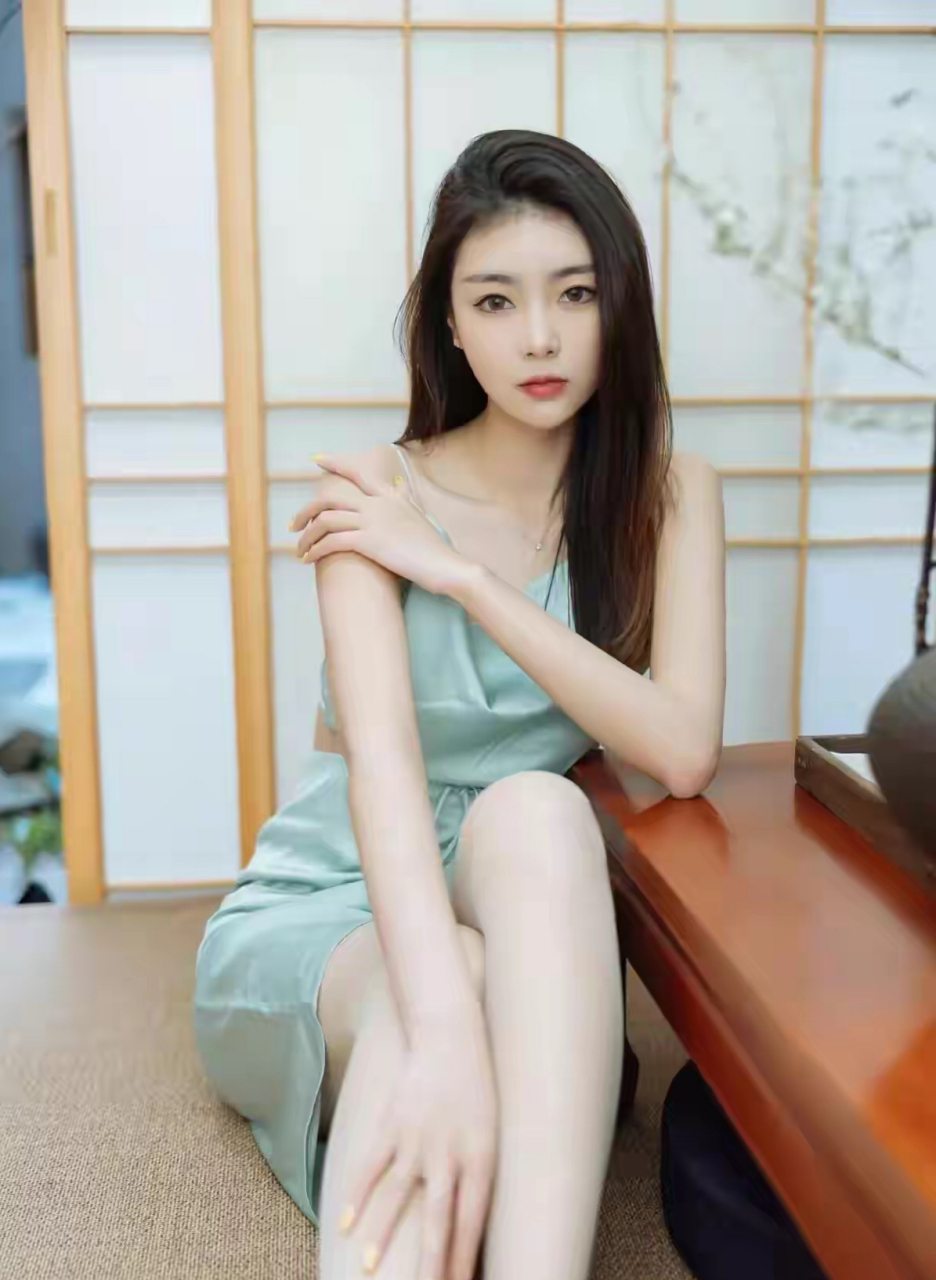 端庄高贵,文静优雅的女神!