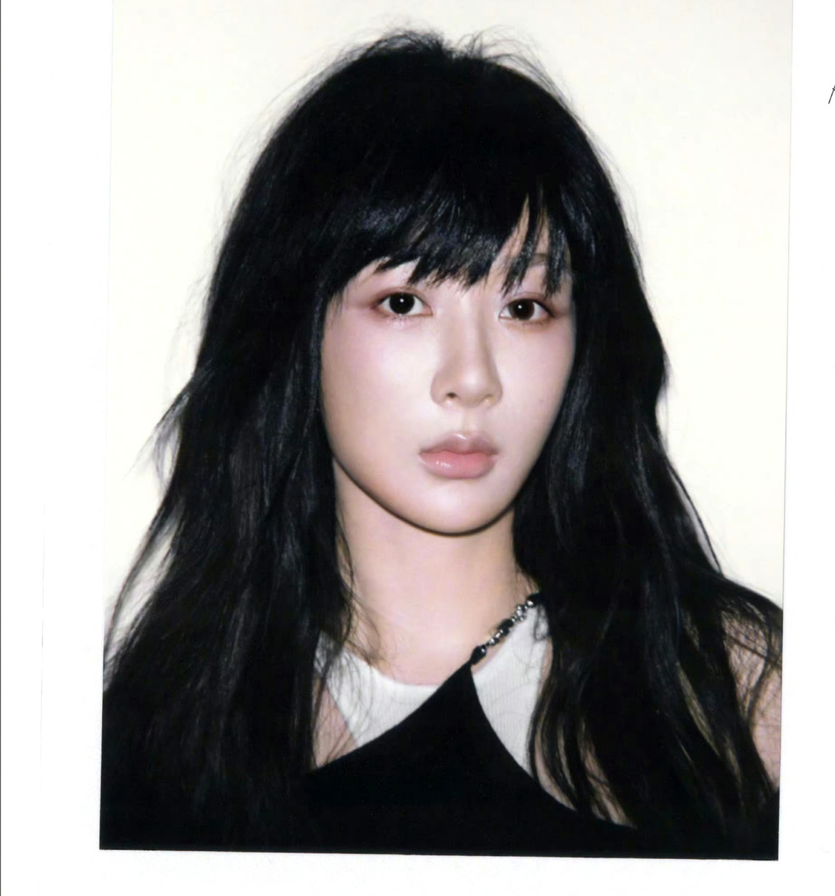 杨紫最新齐刘海造型大片,紫妹真的很多造型都能驾驭的很好!#杨紫