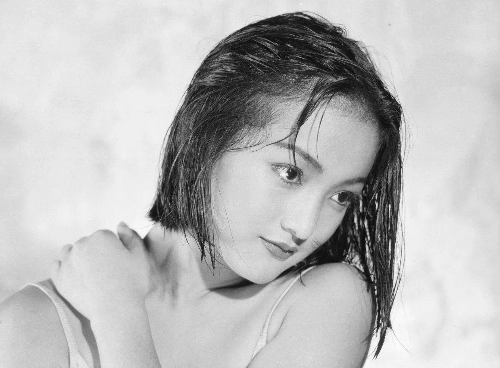 周迅早年的照片很明显的能看出她拥有的不仅是美貌,而是那份旁人没有