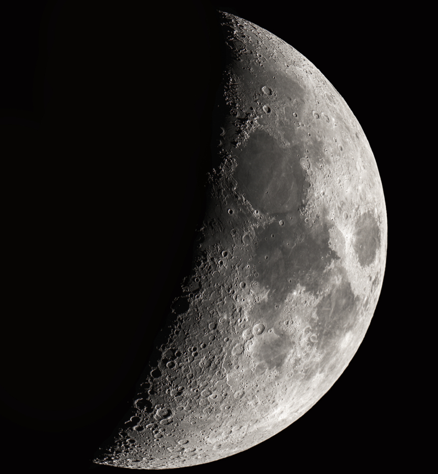 探秘月球:神秘灰色世界的壮美风光