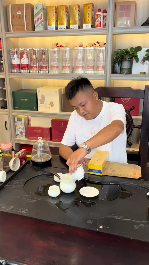 南京九五至尊细支奢华大气的外观,颜在线担当.爱了吗?