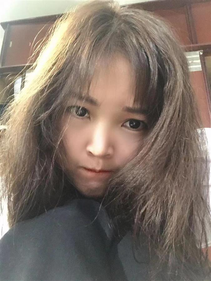 对话徒步进藏容貌变样的湖北女孩.网友:判若两人,难道是发型的原因?