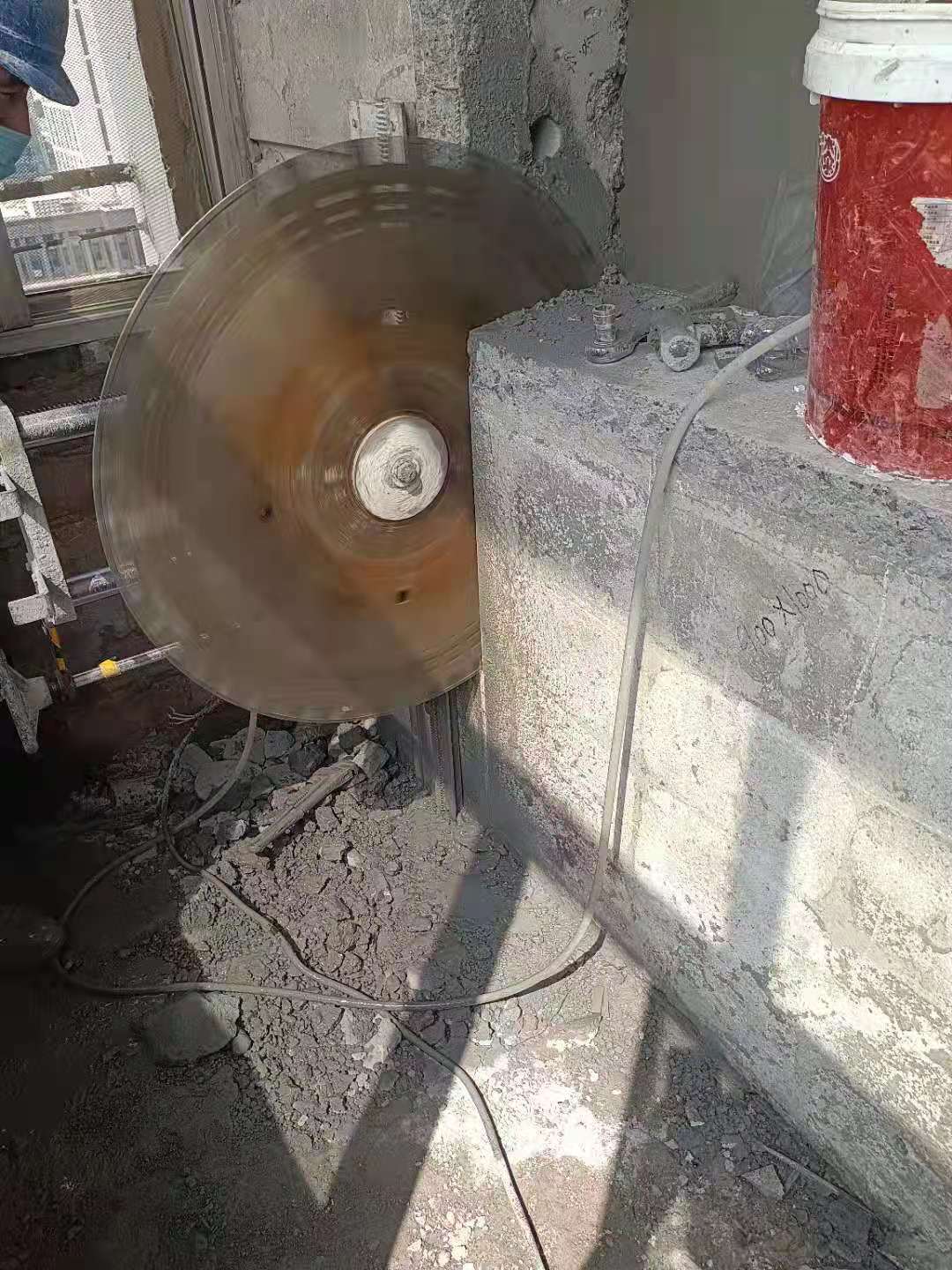 北京大兴墙体切割开洞
