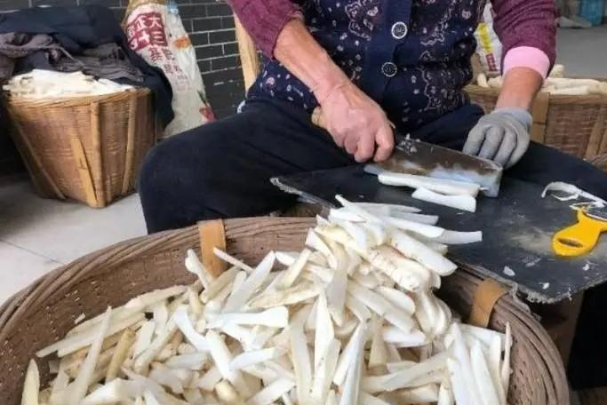 这四种蔬菜晒干后反而更好吃炒菜炖肉都很香放1年都不坏