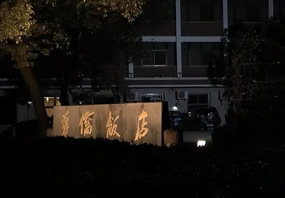 事情还要从华侨饭店创立之初说起,每一家饭店都要有吸引顾客