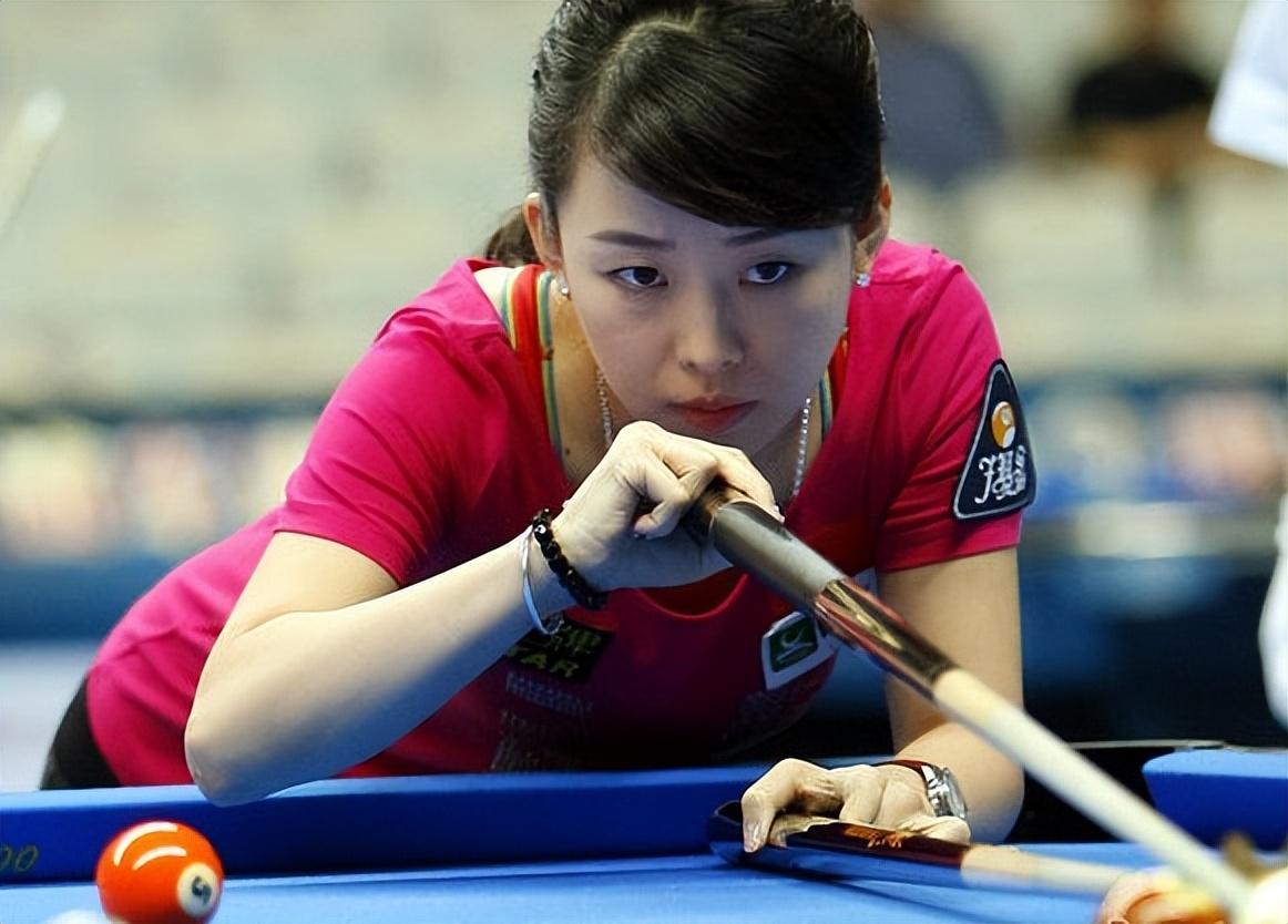 回顾九球天后潘晓婷41岁身价8亿仍未婚她到底在追求什么