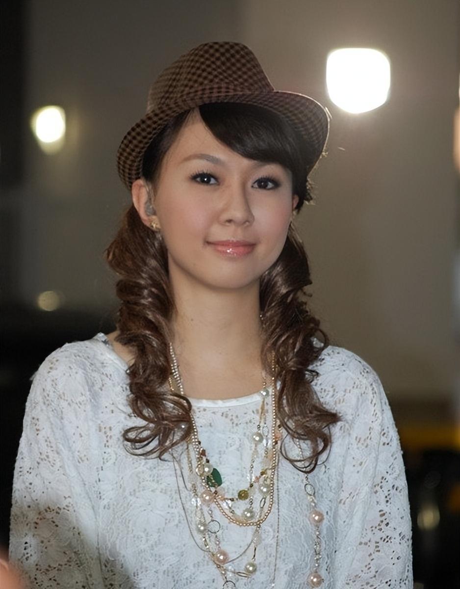 回顾甜歌王后卓依婷被传去世断送前程如今她还好吗