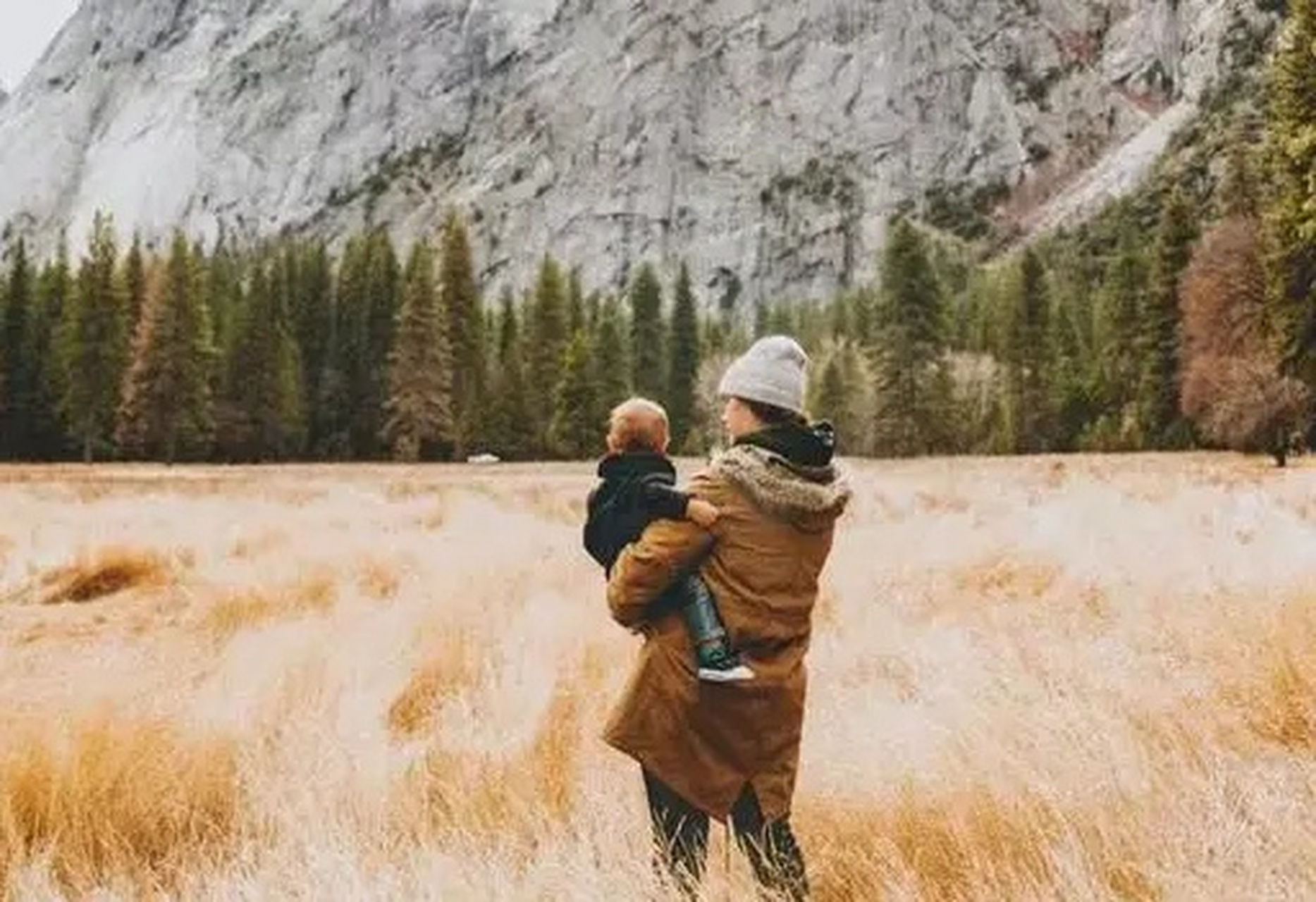 为了孩子,这些家庭竟能做到这种地步…李氏夫妇节衣缩食,老杨默默奉献