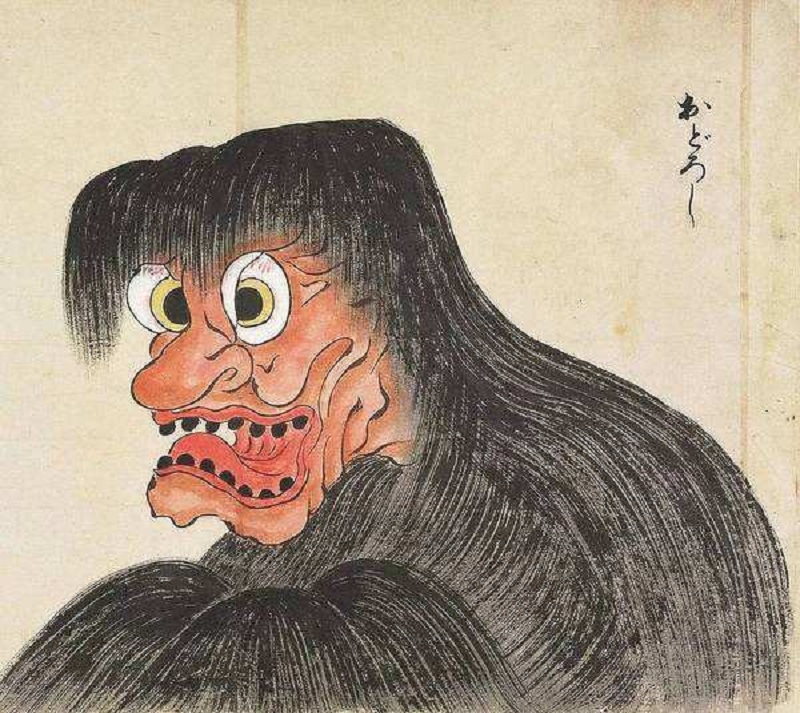 这个怪物体型和狐狸差不多大,不仅青面獠牙,长相凶恶,浑身还冒着黑色