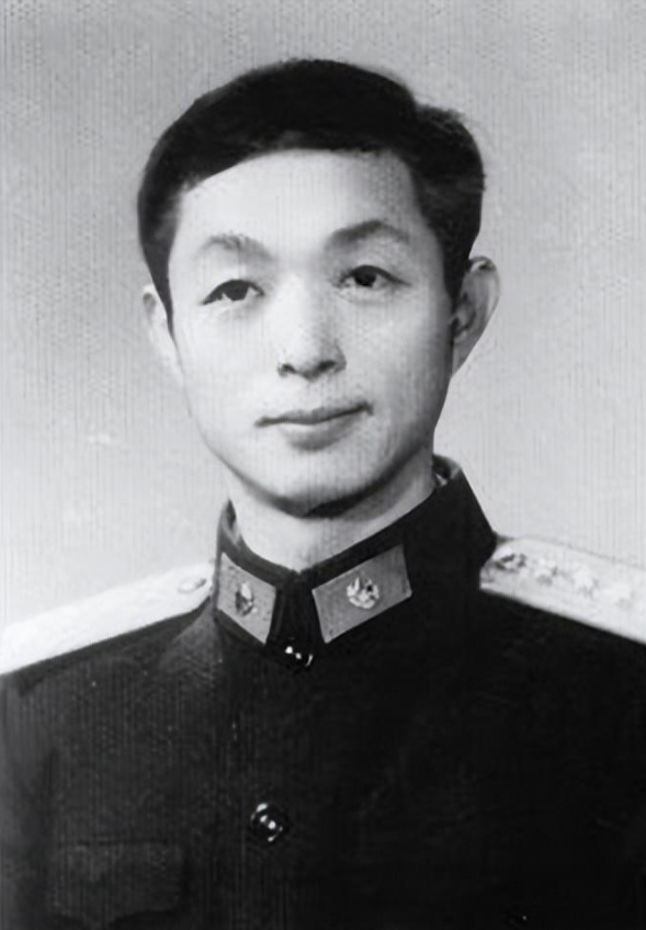 回顾演员唐杰忠一生献给相声却愧对家人死后儿女为遗产反目