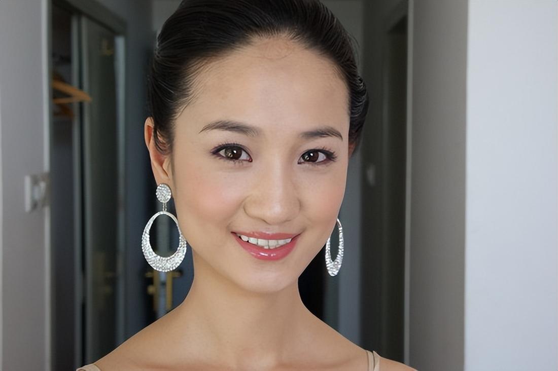 演员关思婷男友患抑郁症后不离不弃结婚12年无儿无女也幸福