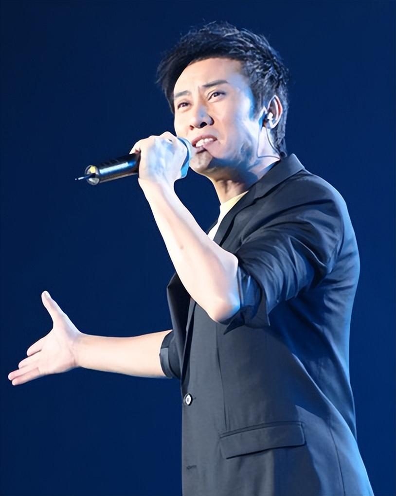 回顾歌手江涛穷时娶富家女走红后不变心始终疼爱妻子