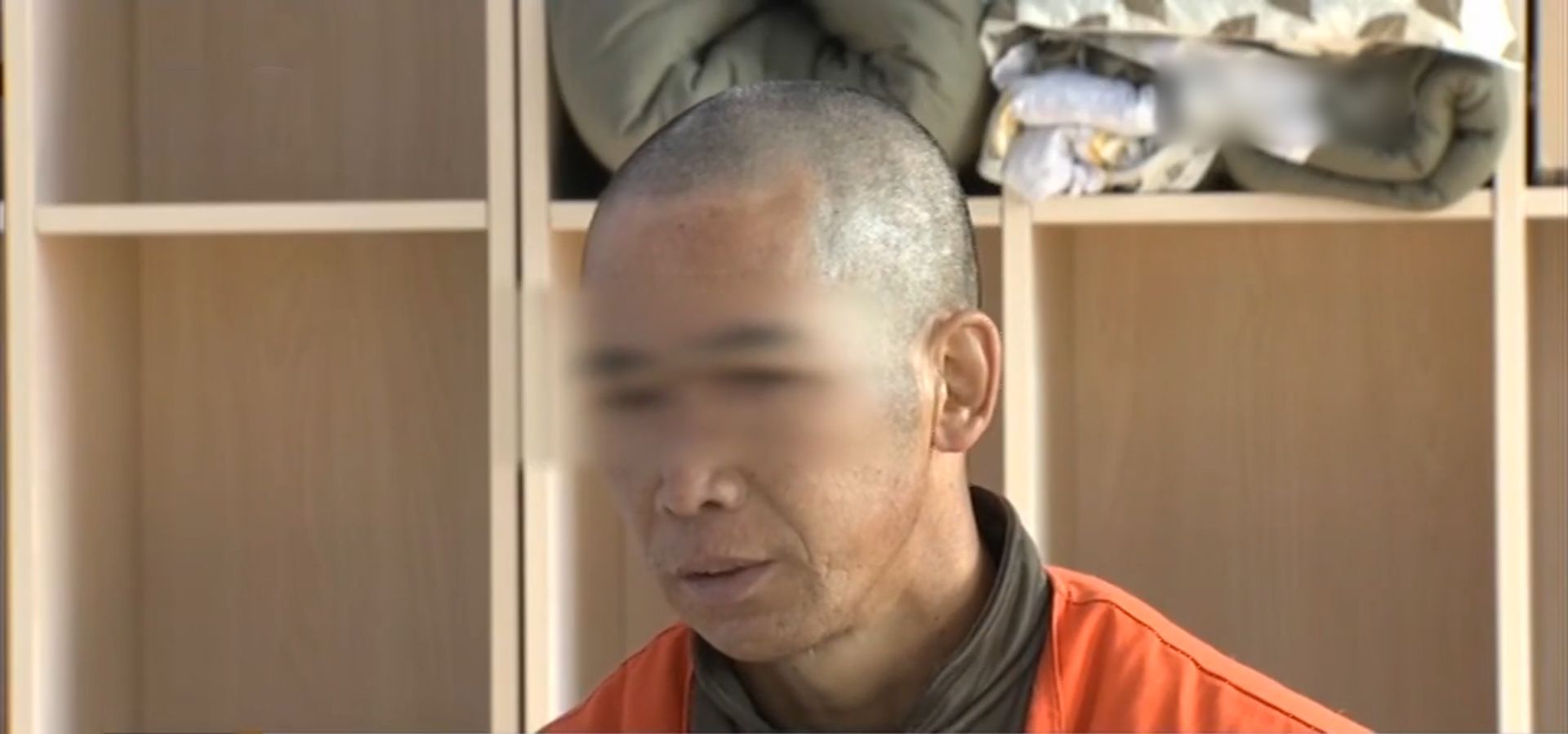 于小华所说的年轻时的家暴因年代久远已无法求证,但在邻居们的口中