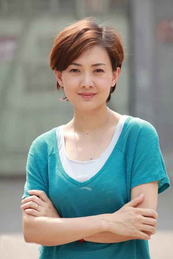 回顾牛莉在很好的年纪嫁给刘亚东婚后生三子美满幸福