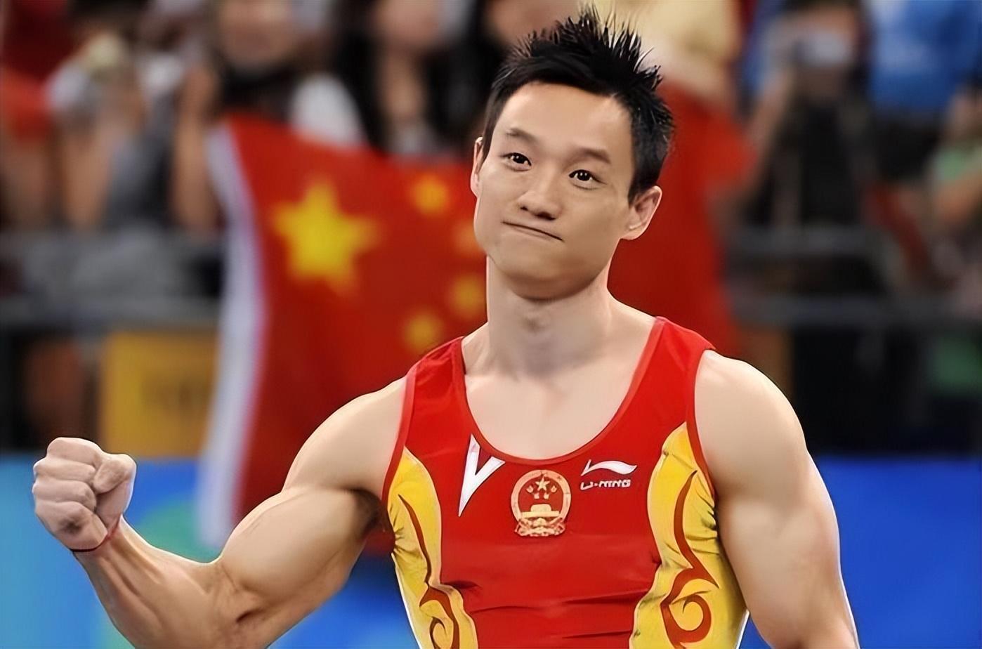 回顾:佩戴呼吸机生活,发生了什么,让杨威成了现在这样?