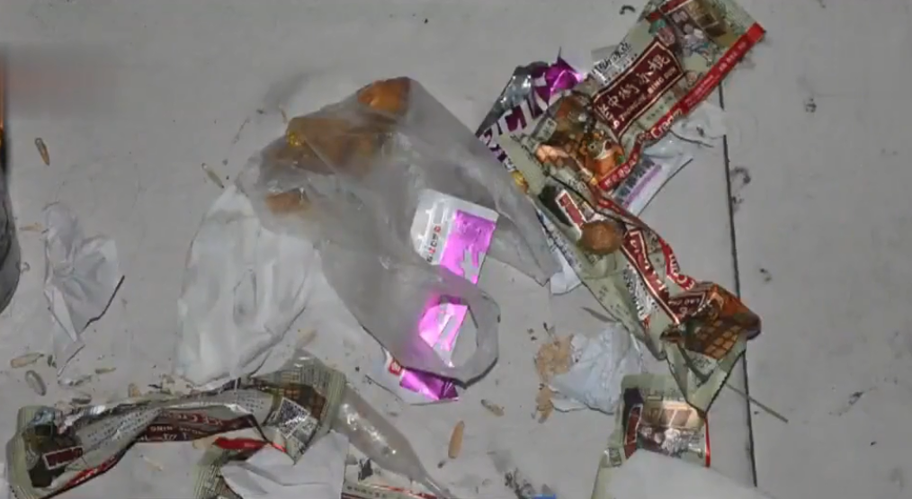 2015年天津一家四口吃雪糕三人中毒死亡警察调查也差点中招