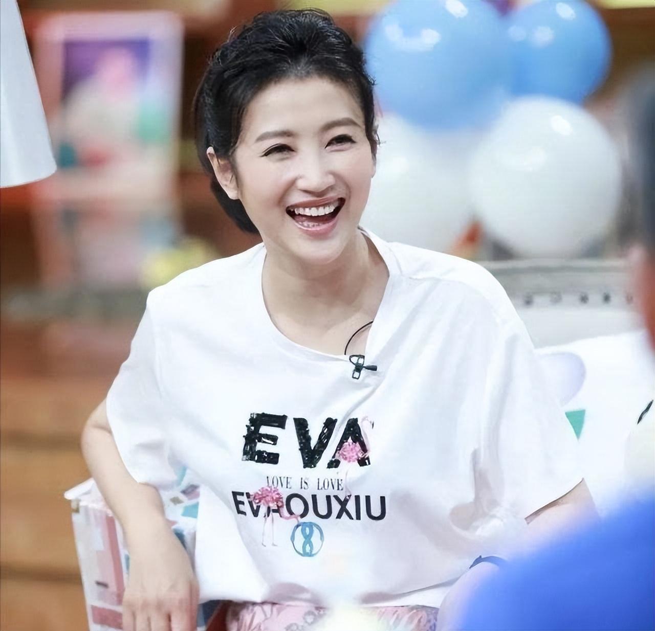 回顾春妮40岁二婚嫁刚强因丁克婆婆发愁41岁得子全家开心