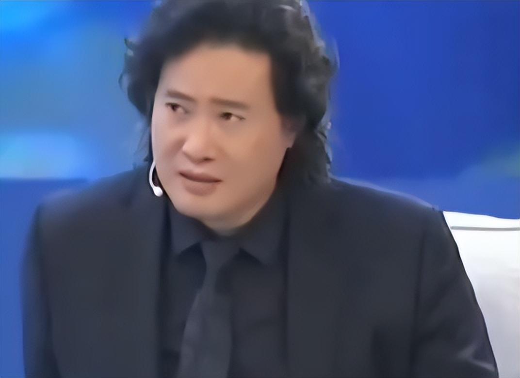 回顾男高音戴玉强40岁成名与初恋结婚29年如今女儿成他骄傲