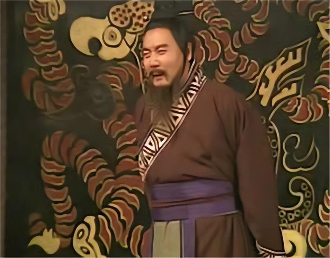 齐庄公被大臣扶持上位却强占其妻子为侮辱他把帽子赏赐给别人