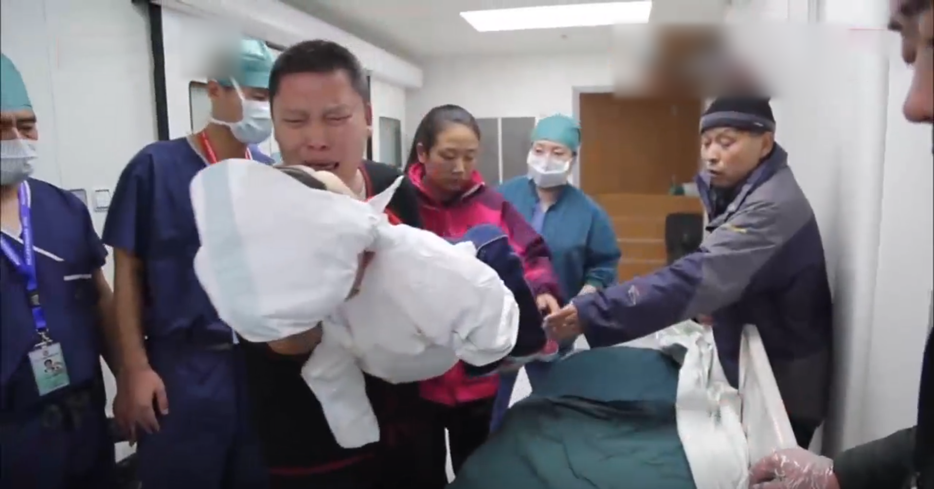 2015年6岁女儿患脑瘤不幸去世父母将她器官捐献让5人重获新生