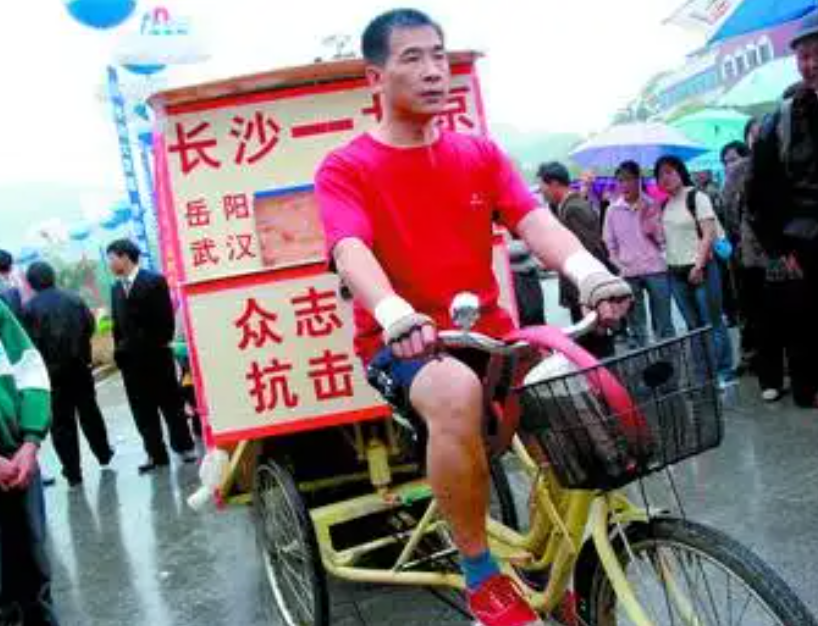 2016年孙子去世7年父亲让假替身见89岁老母亲母亲会信吗