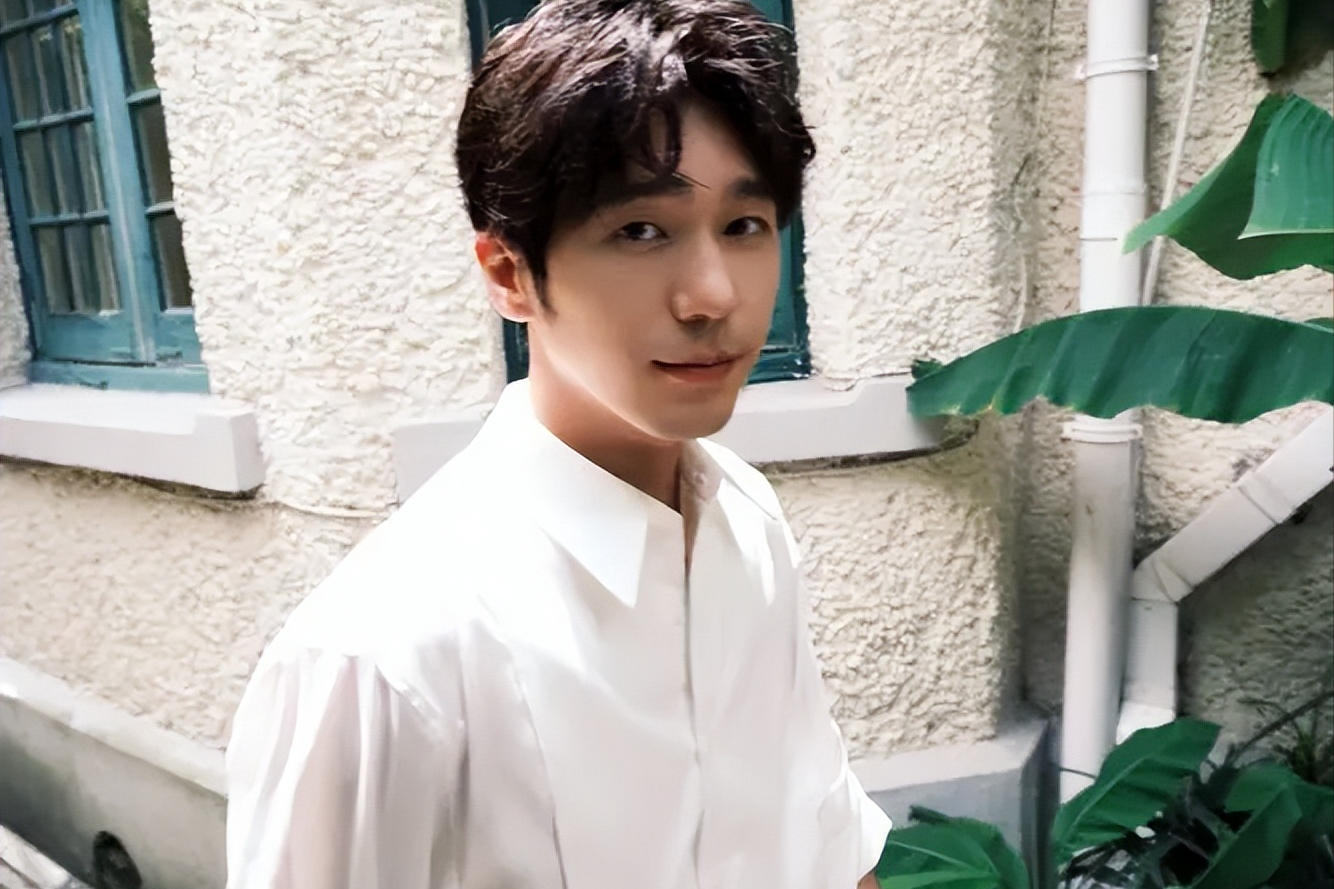 有情人终成眷属白宇刚毕业的那几年,基本一直都是跑龙套的状态,有名有