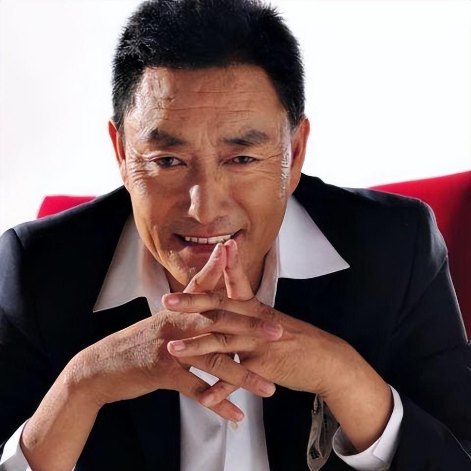 回顾演员多布杰:出道34年不开豪车不用助理,老戏骨的坚守和幸福