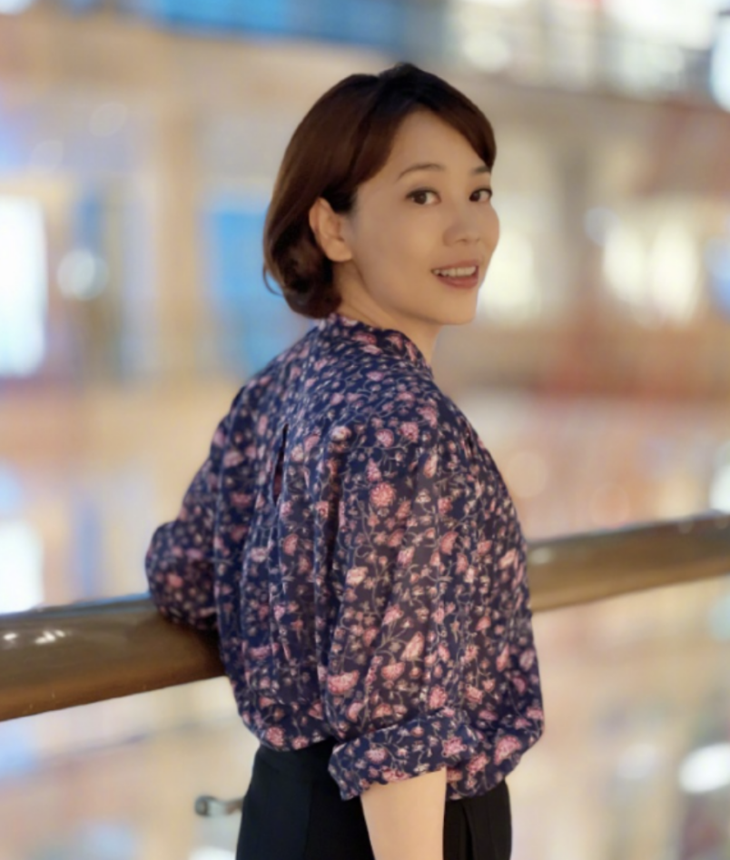 回顾著名女主播劳春燕一路奋斗到央视与丈夫分居如今咋样