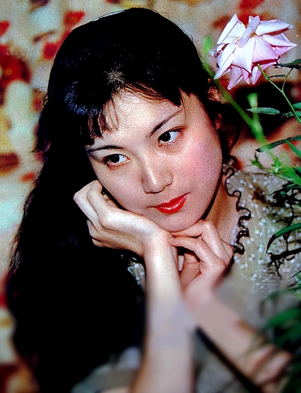 回顾陈烨巅峰时赴美留学嫁美国丈夫生二子如今她值得吗